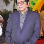 Manoj Kumar at Esha Deol's wedding at ISCKON temple 10