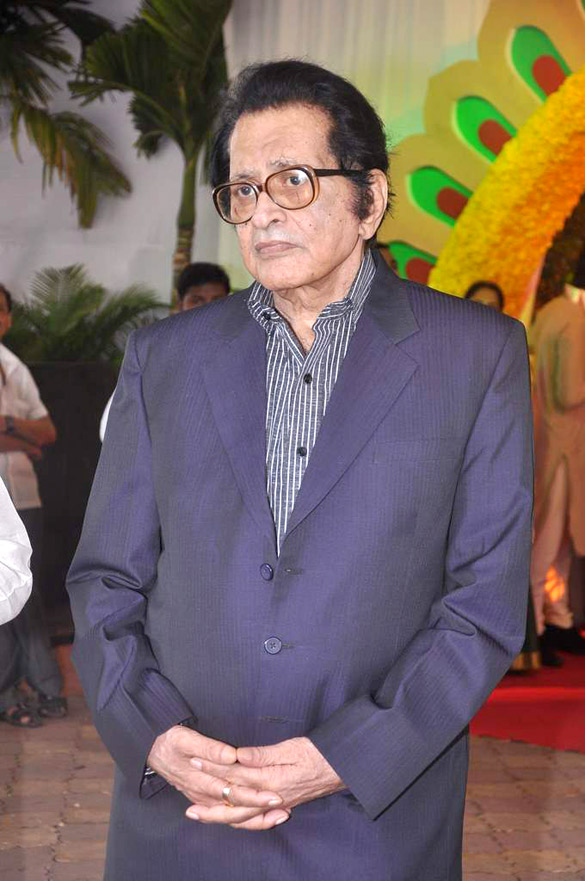 Manoj Kumar at Esha Deol's wedding at ISCKON temple 10